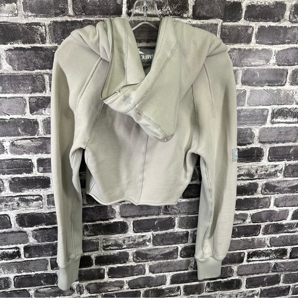 Looney Tunes X SMFK Collaboration Cropped raw hem Hoodie - Picture 5 of 7